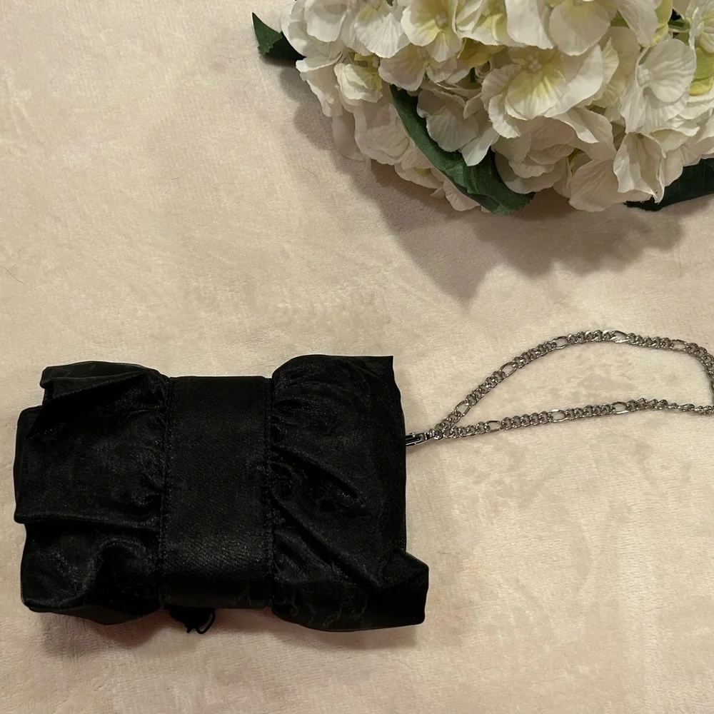 White House Black Market Black Bow Wristlet, Rare Find - Picture 4 of 6